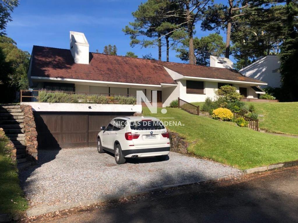 Muy buena propiedad en venta, 5 dormitorios en