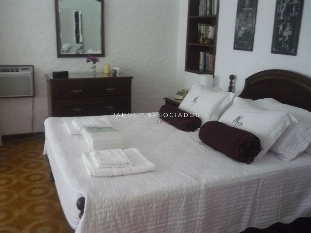 Muy linda casa de 5 dormitorios en venta en Punta