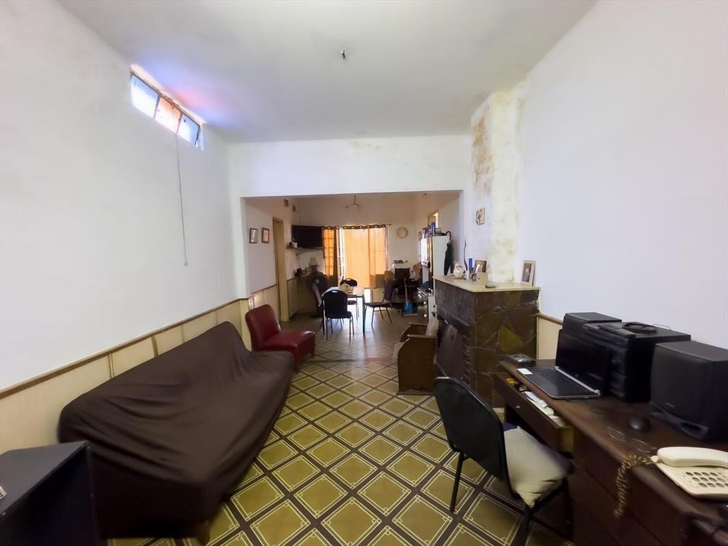 Casa amplia y céntrica con gran potencial en el co