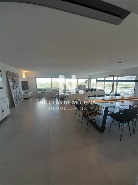 Apartamento de 3 dormitorios en Silente , Punta ,