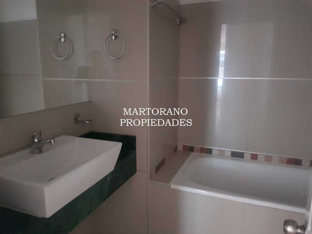 VENTA Av. de las Americas. Amplia terraza al frente 3 dorm