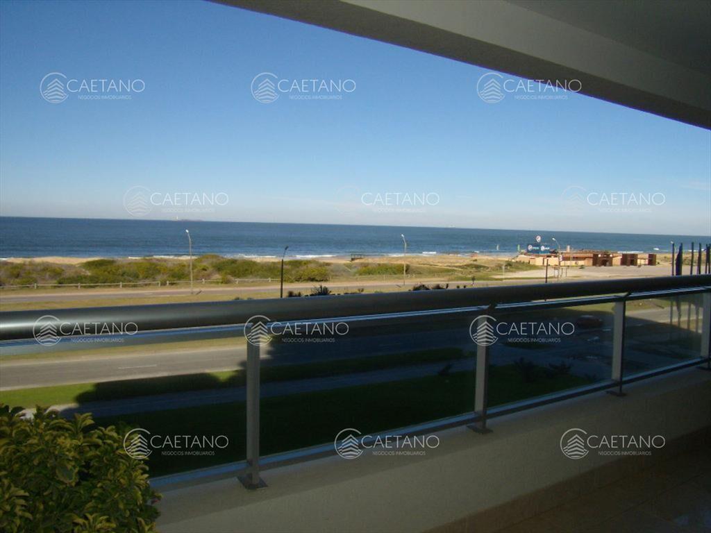Apartamento en Brava, 3 dormitorios *