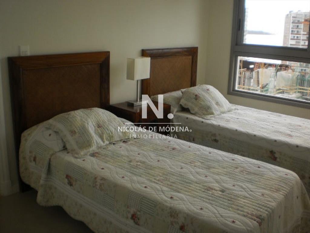 Apartamento en Playa Brava, Torre Impaeriale