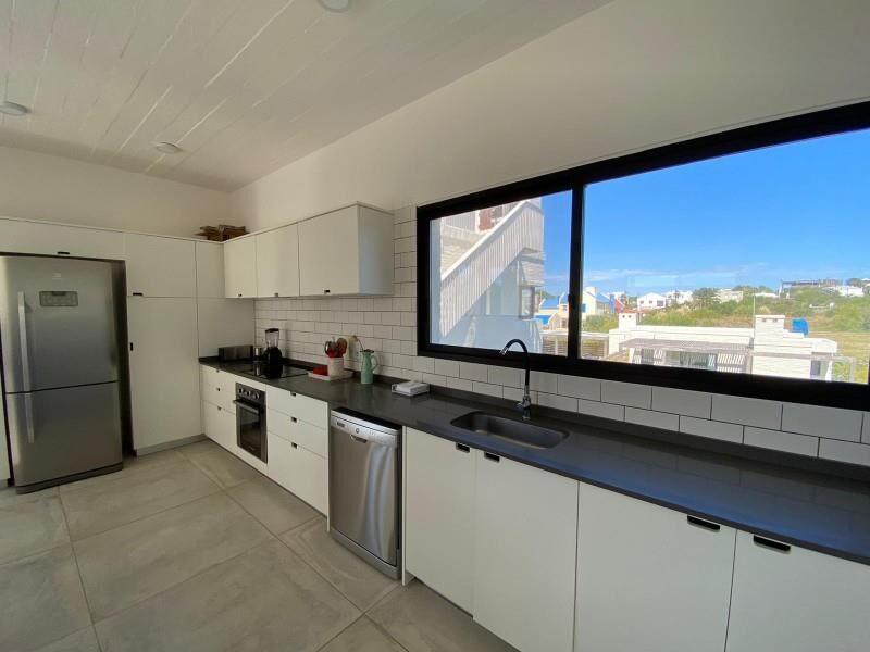 CASA CON VISTA AL MAR