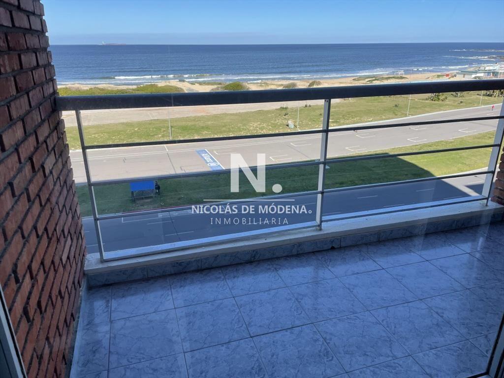 Brava frente al mar - Punta del Este