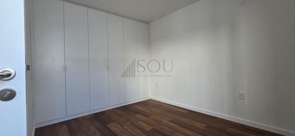 VENTA APARTAMENTO CON RENTA 1 DORMITORIO Y TERRAZA CON PARR