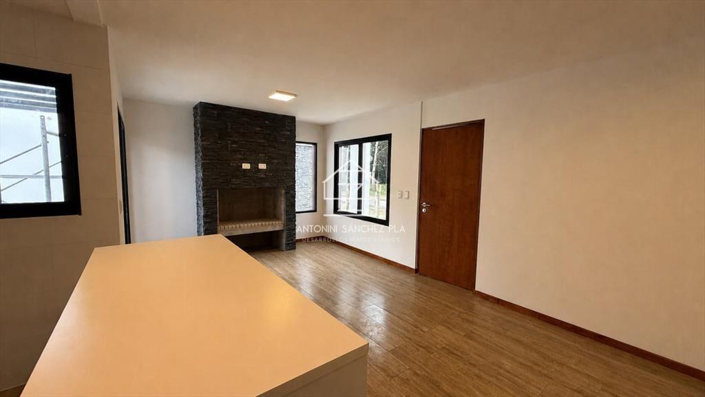Venta casa tres dormitorios Punta del este barrio