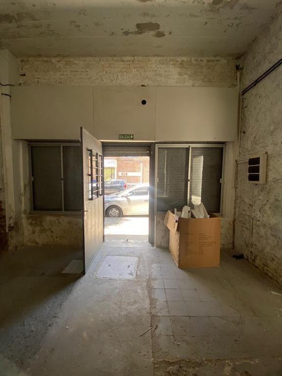 VENDO/ALQUILO local COMERCIAL, EN EXCELENTE UBICACION, AGUA