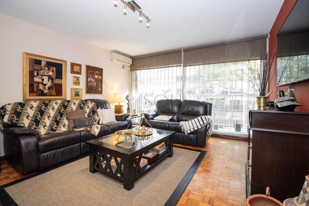 Venta de apartamento en Punta Carretas 3 dormitorios servic