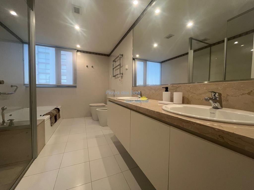 Apartamento en Alquiler de 3 Dormitorios en Punta