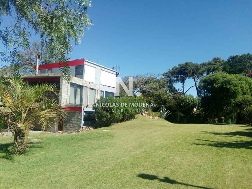 Hermosa casa en venta de 2 dormitorios.