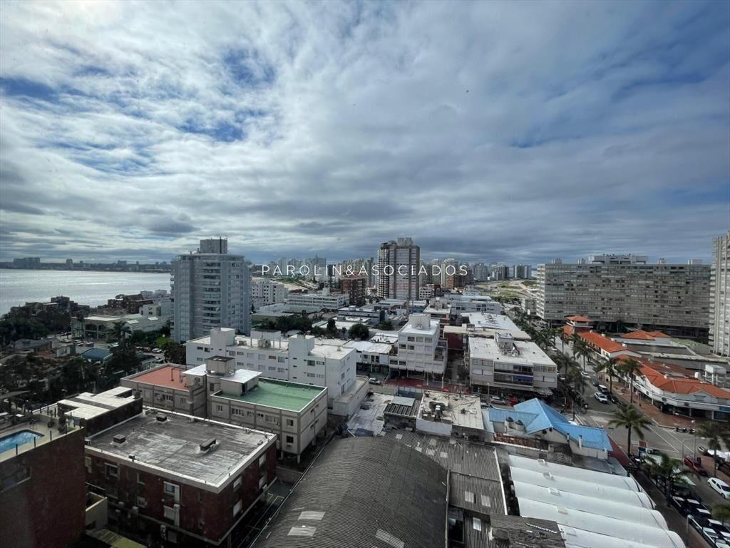 Apartamento en venta de 3 dormitorios en Punta