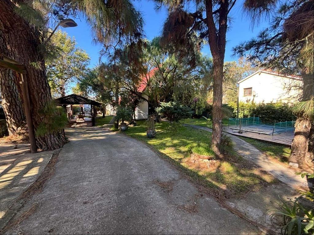 Venta Parque del Plata Cabaña de 4 dormitorios 2 baños pisc