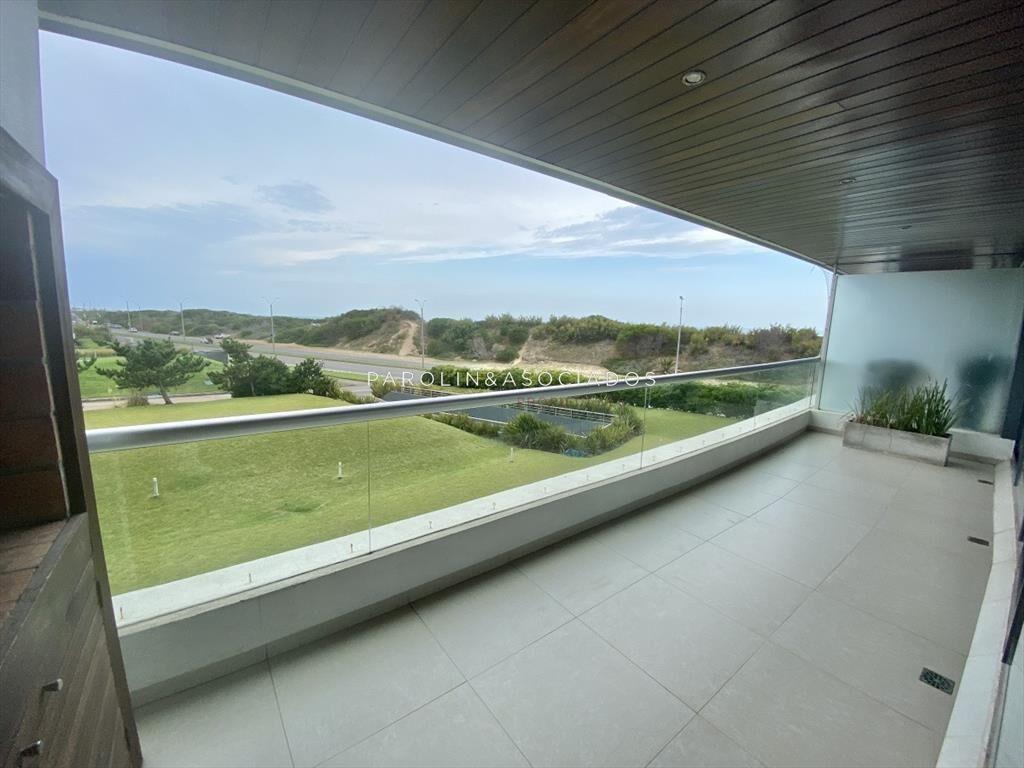 Apartamento en venta de 3 dormitorios en Playa