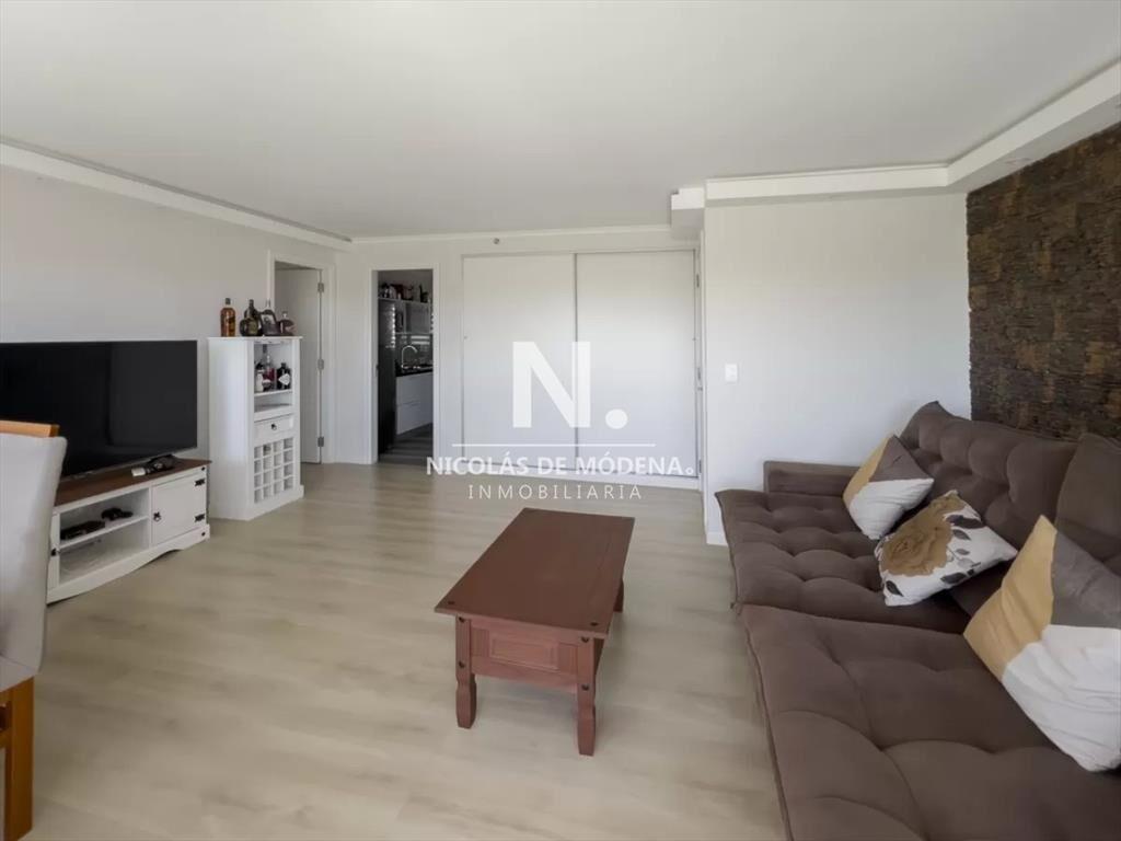 Piso alto en venta en Ocean Drive - 2 dorm 2
