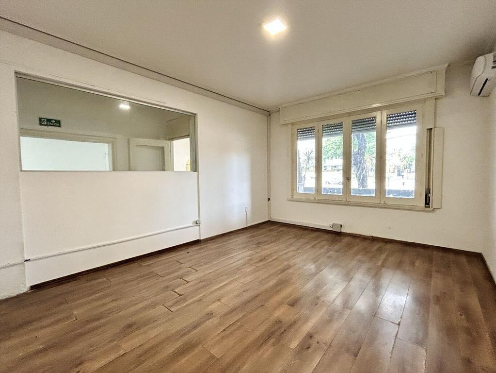 Venta casa 840metros limite entre pocitos y parque rodo