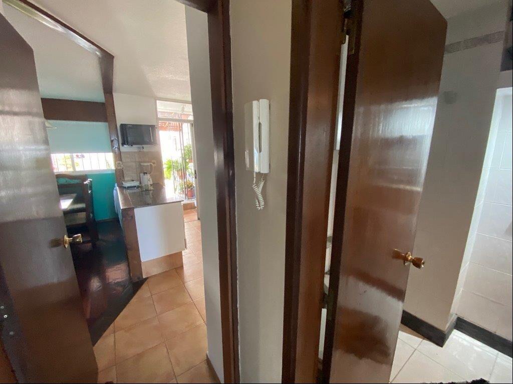 APARTAMENTO DE NIVEL EN 1ERA LINEA 3 DORMITORIOS GRAN PATIO