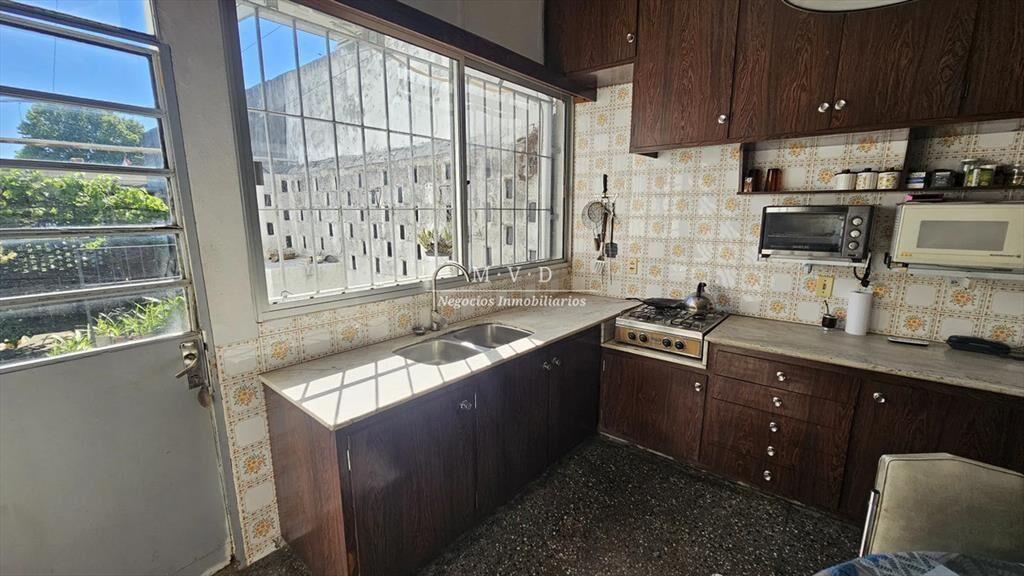 Casa Con JardÃn, Fondo Y Garaje Para 6 Autos