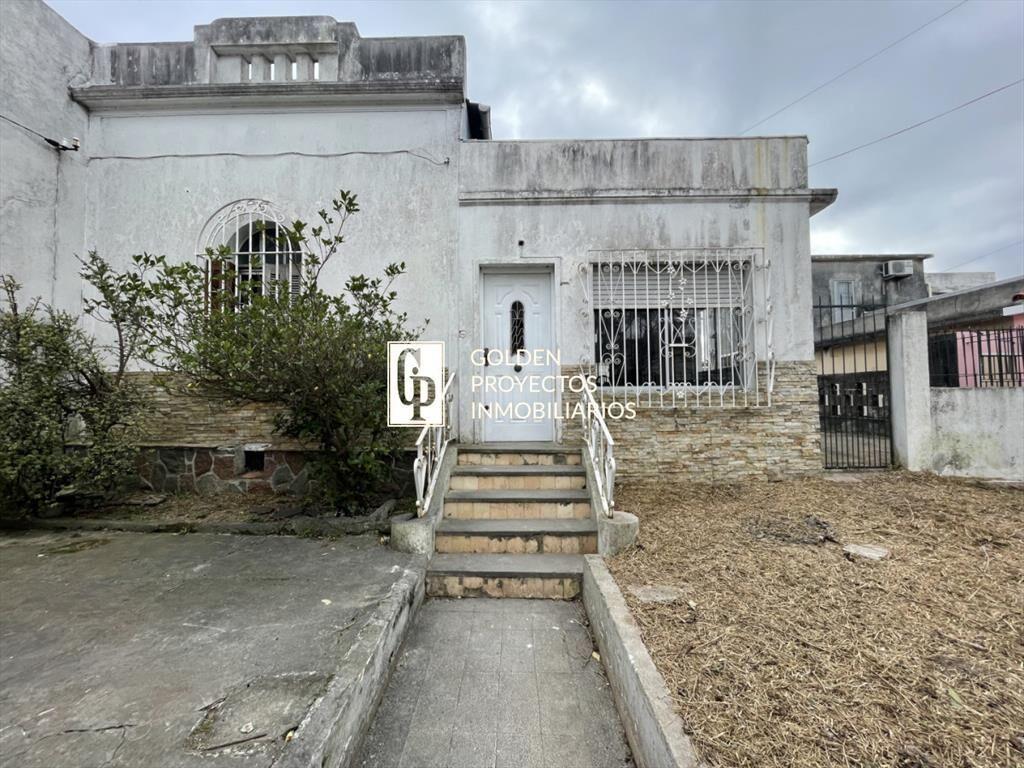 Casa en venta tres dormitorios y local comercial en Cerrito