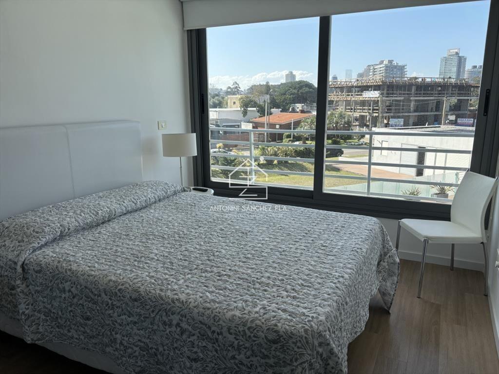 Apartamento en alquiler temporario Playa Mansa 2 dormitorio