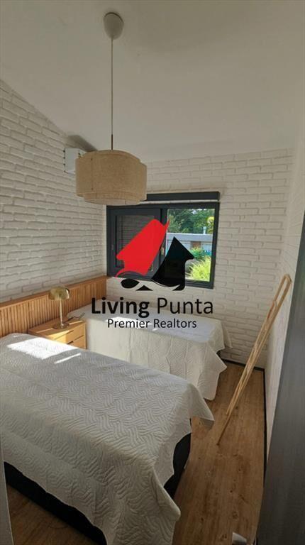 LA BONITA