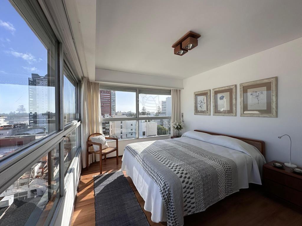 Apartamento de 3 dormitorios en Peninsula, Punta