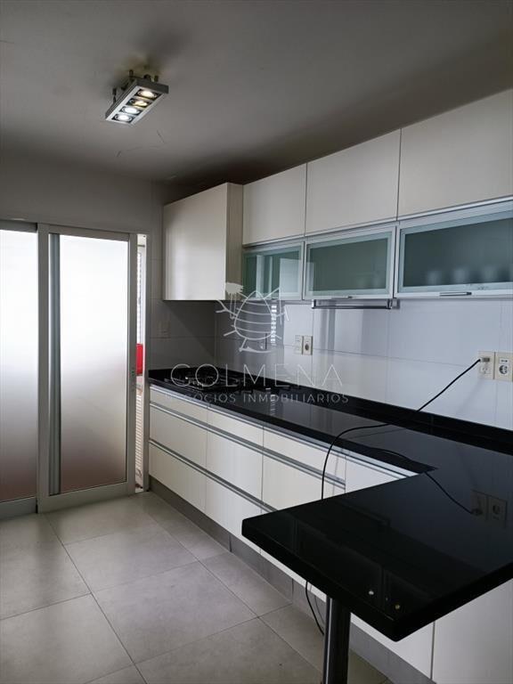 Venta Apartamento 3 Dormitorios y Dependencia,
