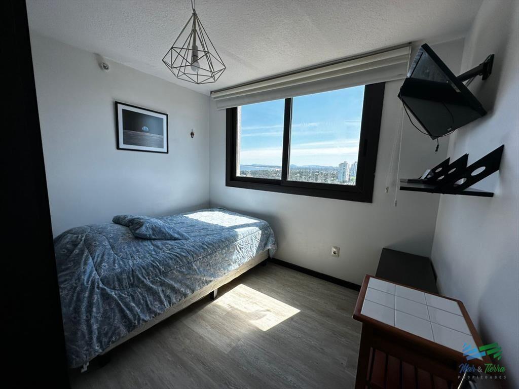 En venta apartamento 2 dormitorios, torre con buenos servic