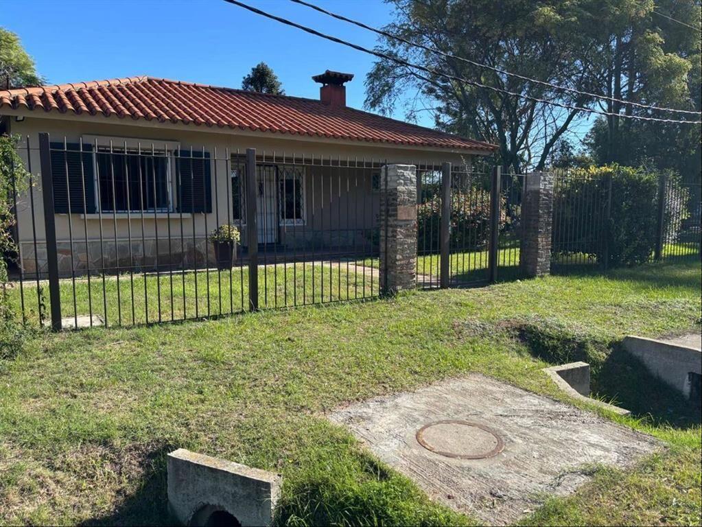 CHALET EN MUY BUENA UBICACIÓN + SERVICIO + BARBACOA Solymar