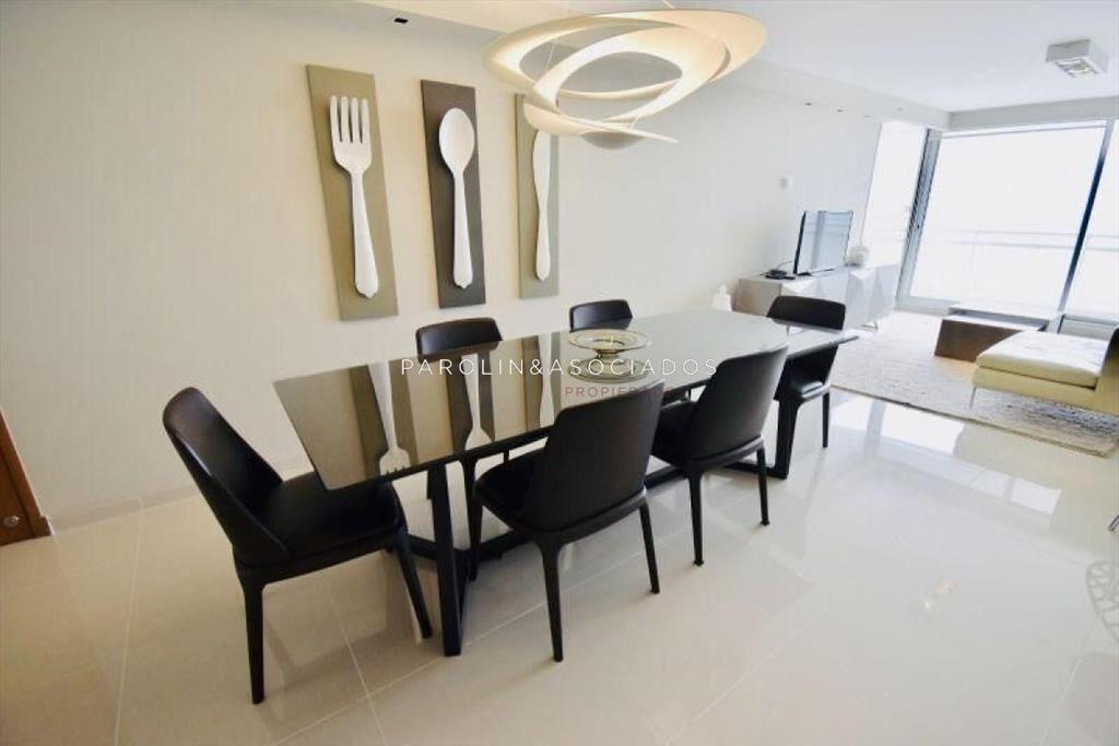 Apartamento en venta en Playa Mansa 2 dormitorios Sunrise T
