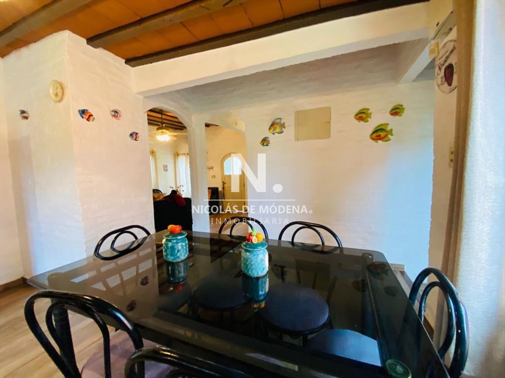 Casa en Venta a una Cuadra del Mar Tres dormitorios