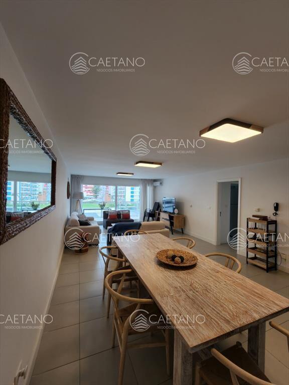 Alquiler temporal, apartamento 3 dormitorios, playa brava,