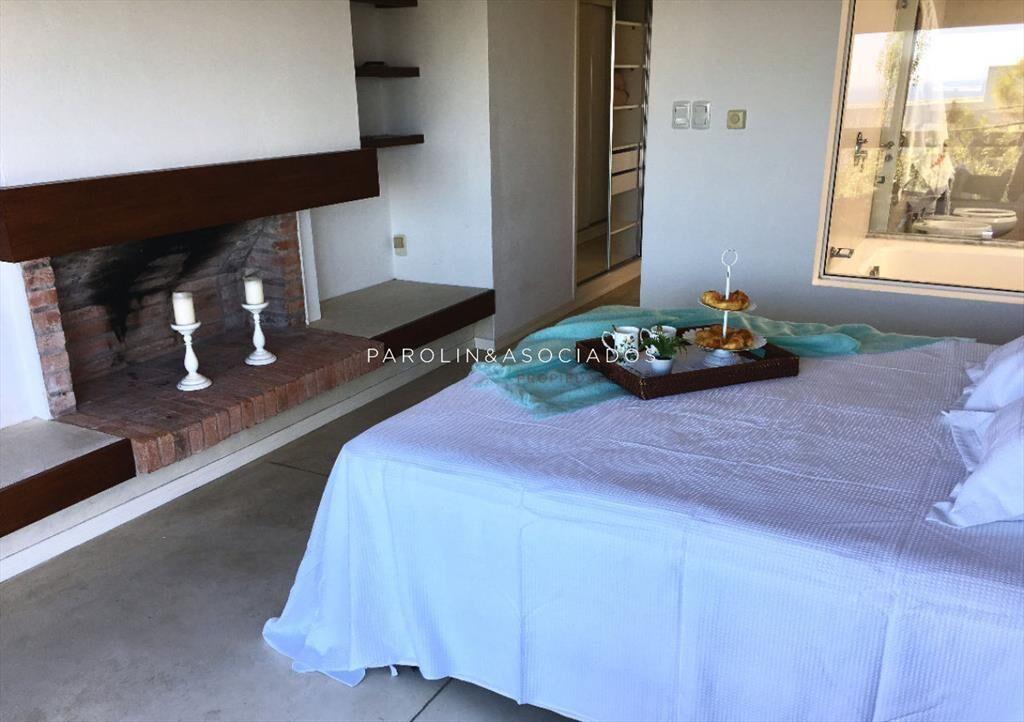Casa en venta con jardÃn y piscina en El Chorro, Punta del
