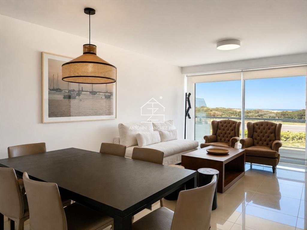 Apartamento de 3 Dormitorios en Venta Primera Línea del Ma