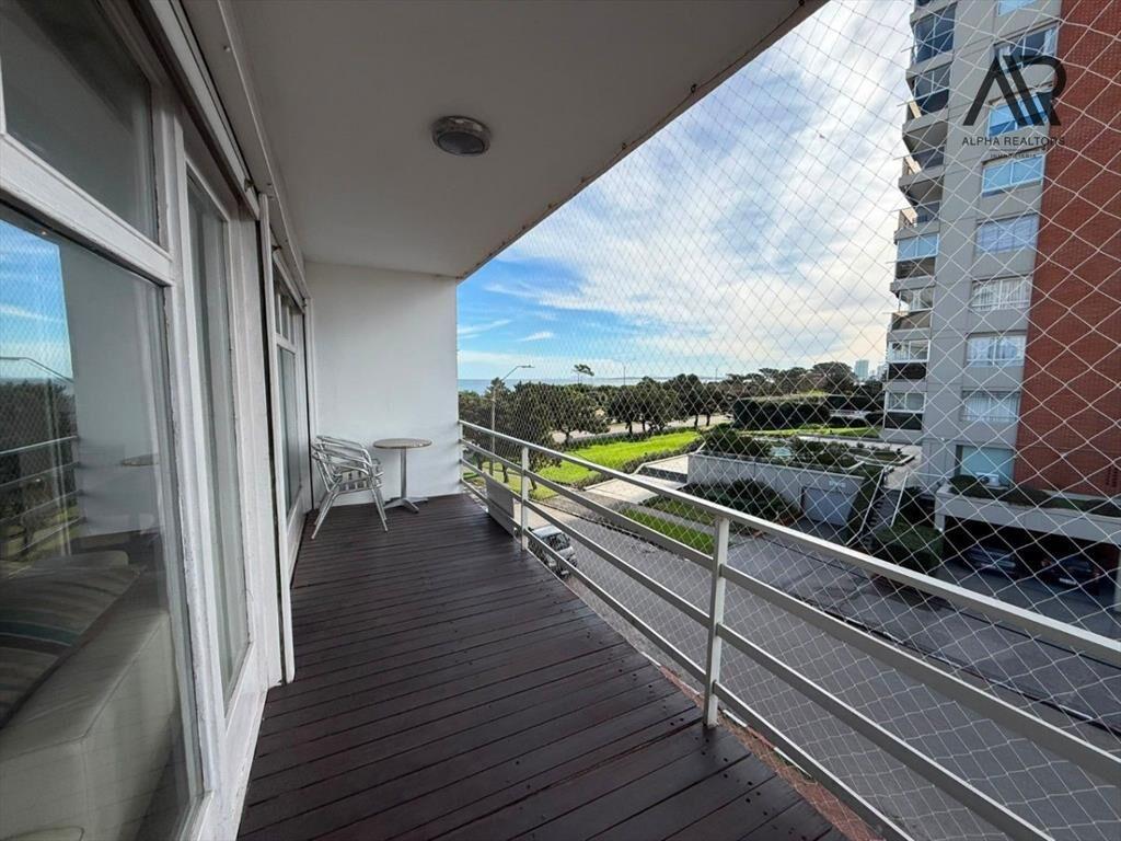 Apartamento en Primera Linea Mansa