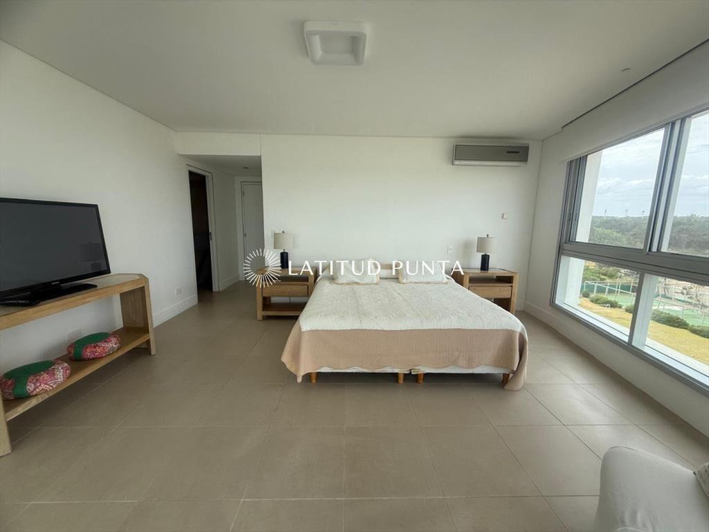 Apartamento esquinero en Le Parc, 3 suites más