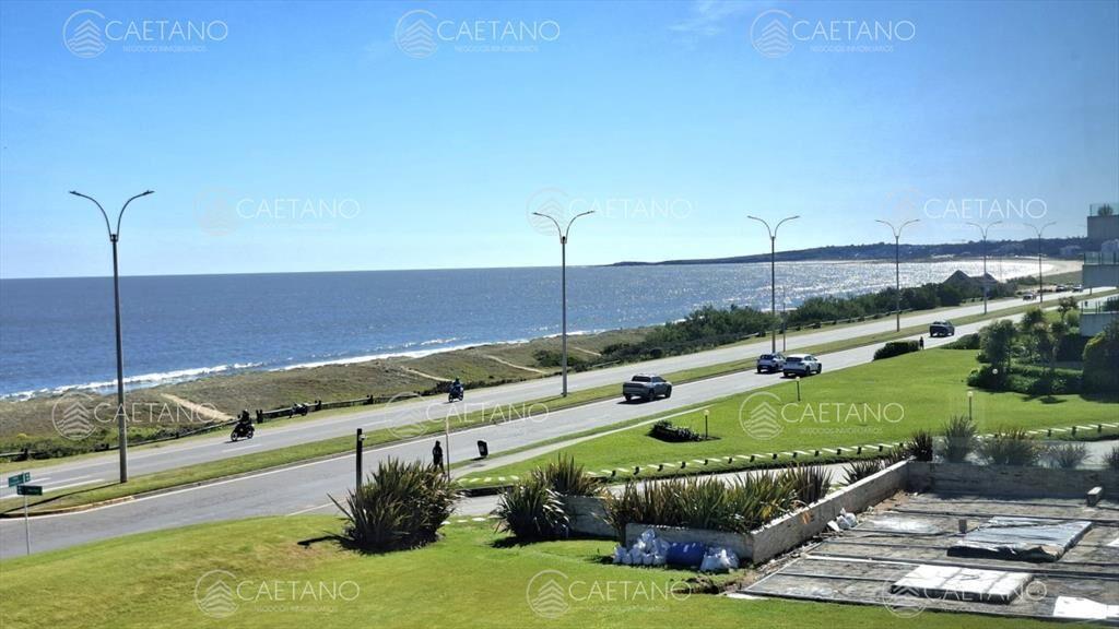 Venta apartamento 3 dormitorios. Playa mansa, del
