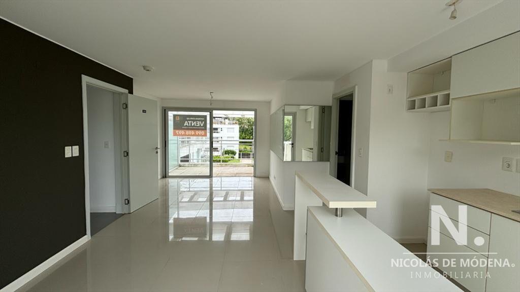 Apartamento a la venta con parrillero propio a estrenar