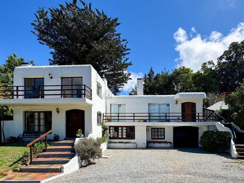 Venta Casa 6 Dormitorios Barrio Cantegril Punta Del Este