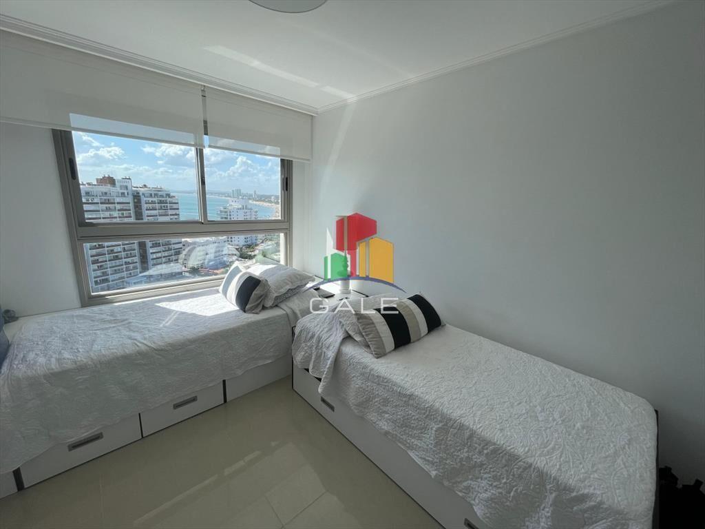 Apartamento de 3 dormitorios en Torre Imperiale -