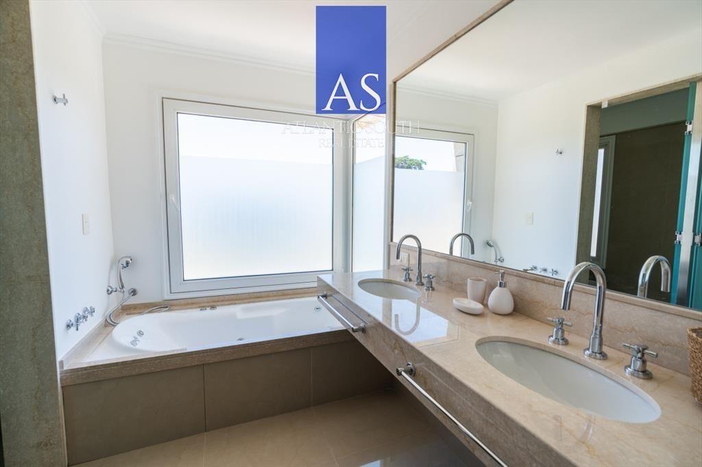 Exclusivo apartamento de 4 dormitorios con y del
