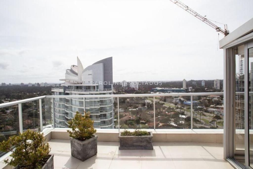 Apartamento en venta de 3 dormitorios en Miami