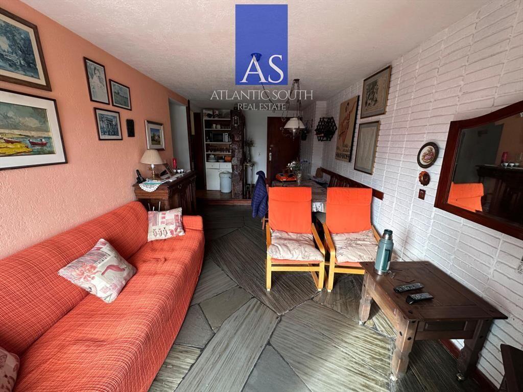 Apartamento de 2 dormitorios con 2 baños en Aidy