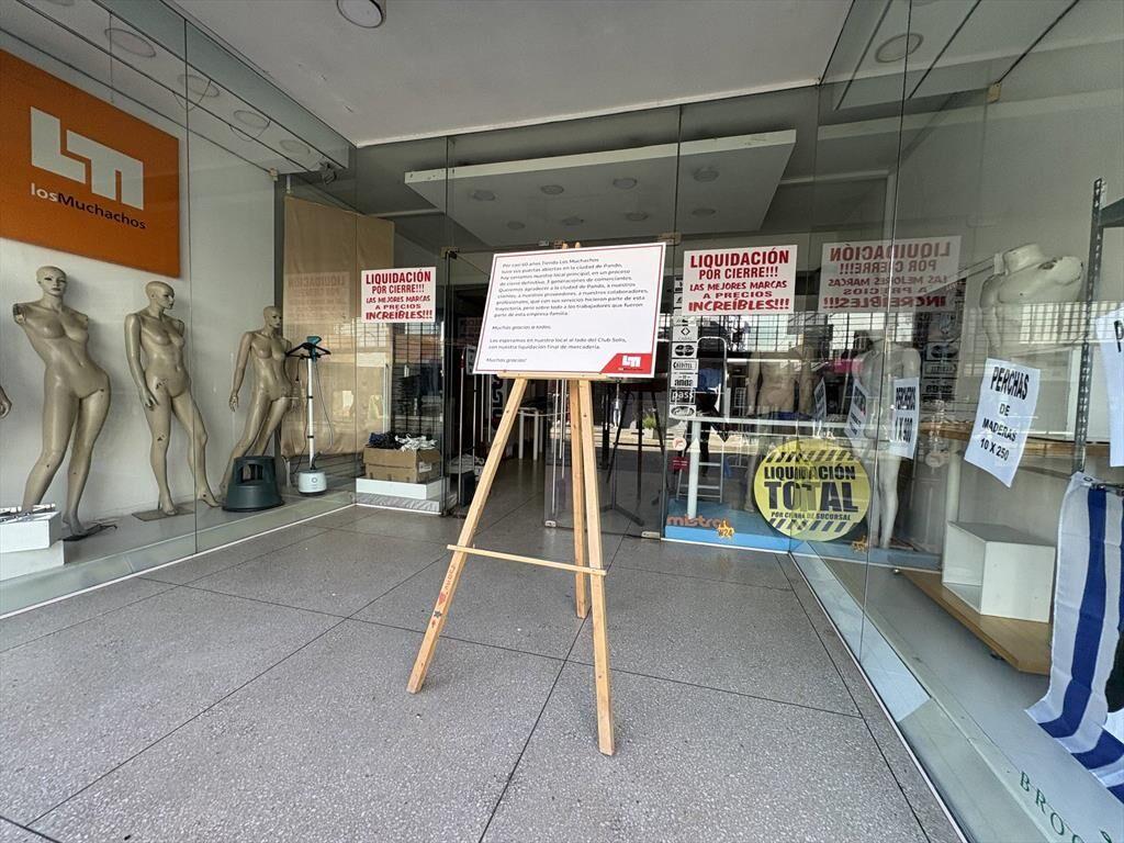 Alquiler Local comercial en centro comercial de Pando 400 m2