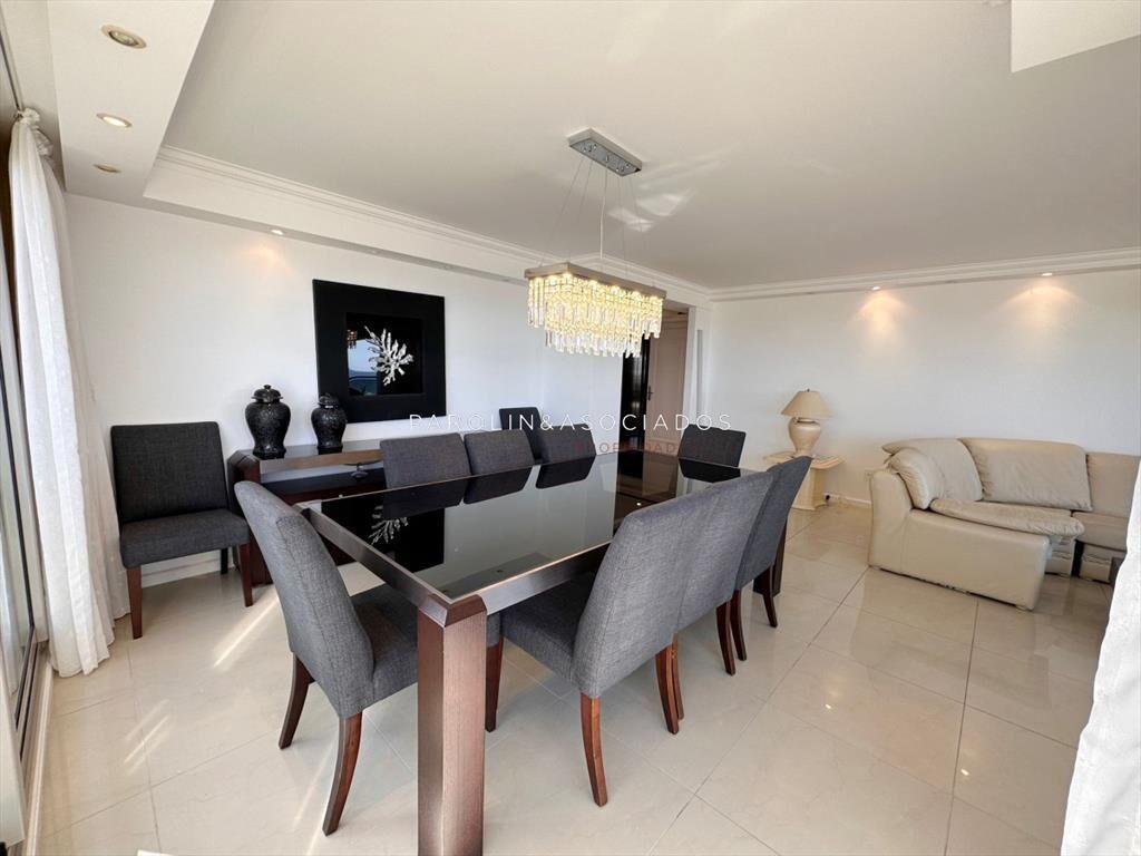 Apartamento de 3 dormitorios en venta en Torre