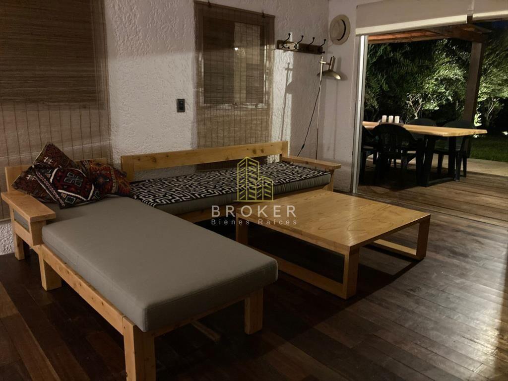 Alquiler de temporada y venta de hermosa Casa en