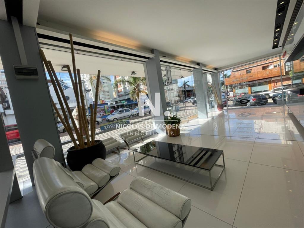 En venta Local de 430m2 en Torre Gorlero