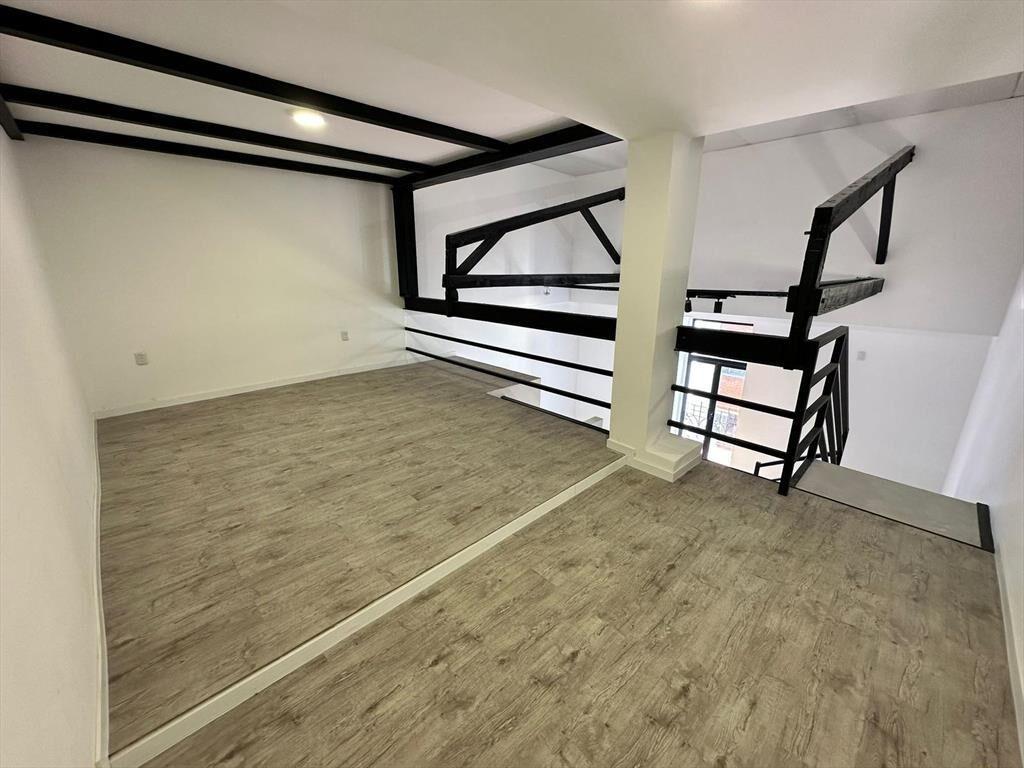 Loft al frente sobre Juan C Gómez, 35,9 M2 entrepiso, súp