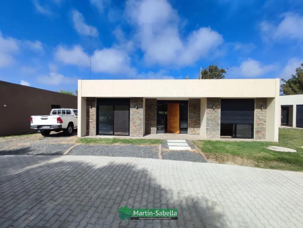 Casa en alquiler - Lomas de Solymar