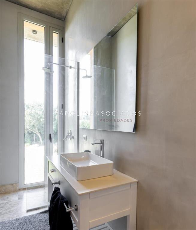 Casa en Venta de 4 Dormitorios en Laguna Escondida